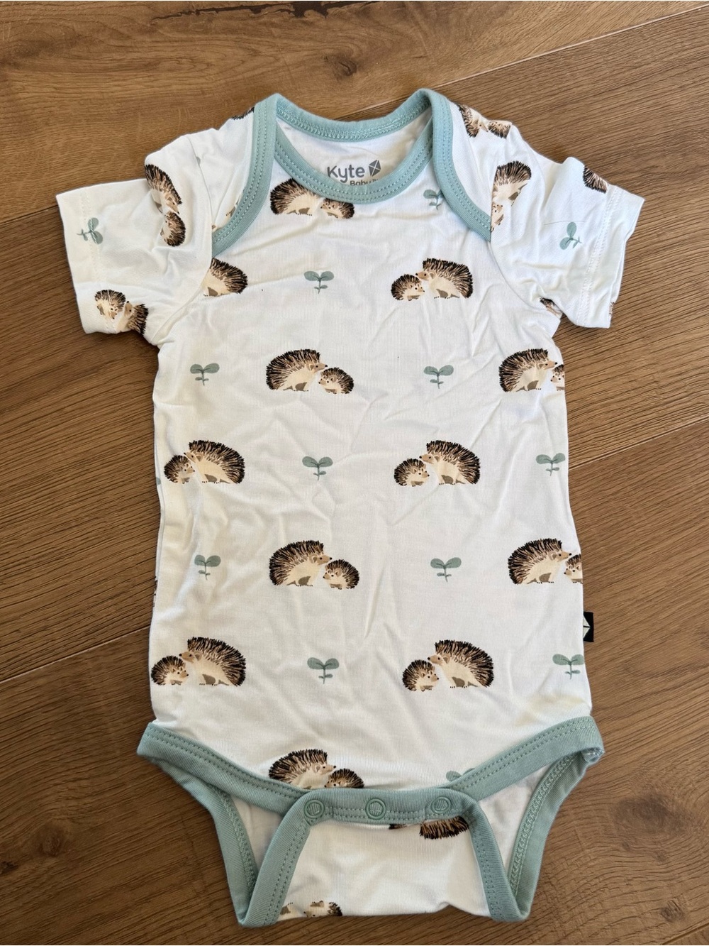 Kyte BABY White Hedgehog Print Short-Sleeve Bodysuit with Sage Trim